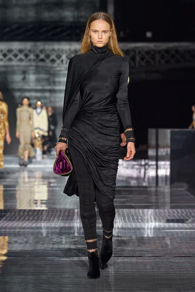 Look 98